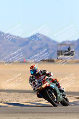 media/Jan-08-2022-SoCal Trackdays (Sat) [[1ec2777125]]/Turn 4 (1145am)/